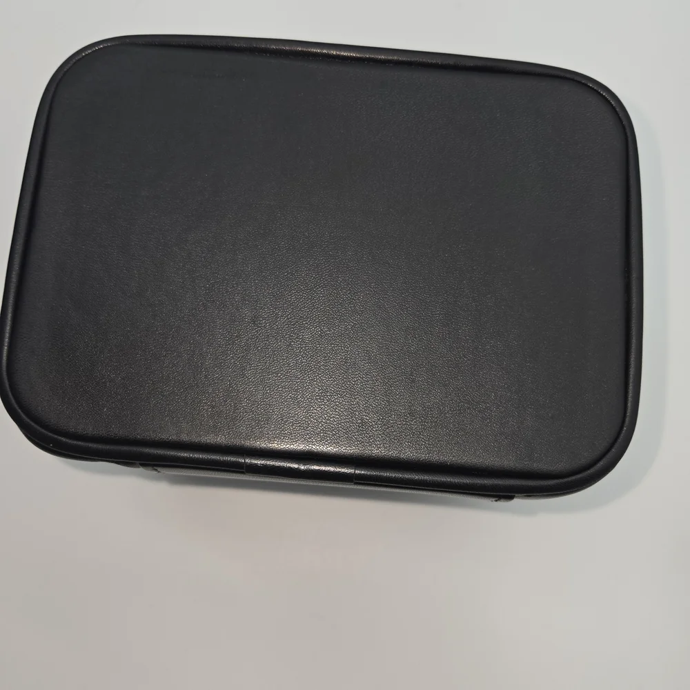 YSL - Tolietry Bag With Two Straps Included - Gift With Purchase - Picture 3 of 10